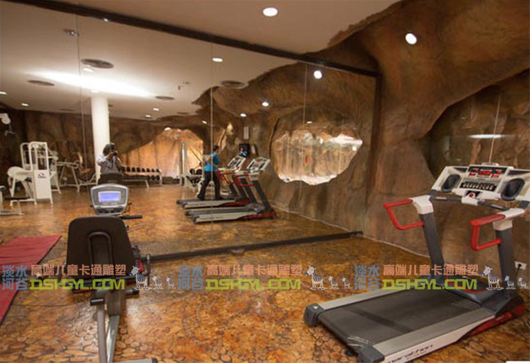 仿真山洞健身房成为了健身房设计的室内装饰瑰宝