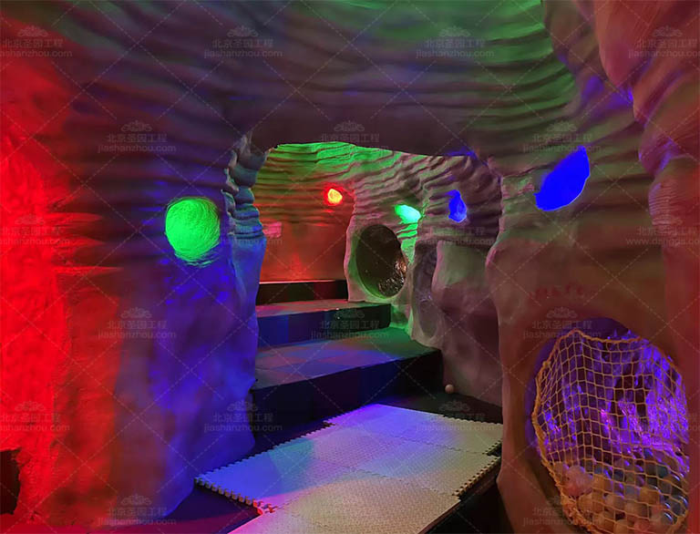 城市探洞.jpg 城市探洞.jpg