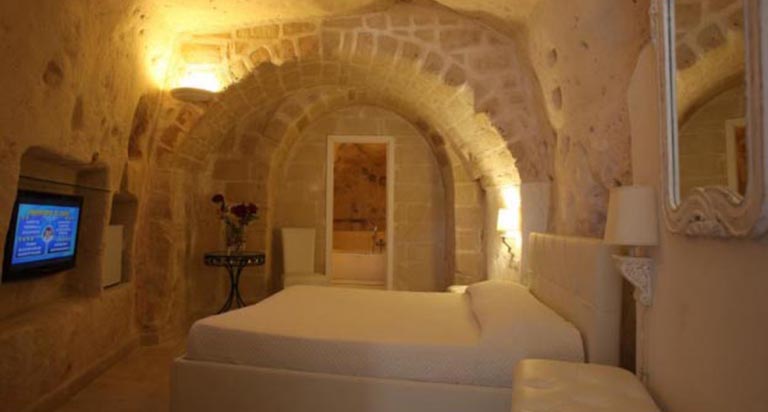 岩洞主题酒店.jpg 岩洞主题酒店